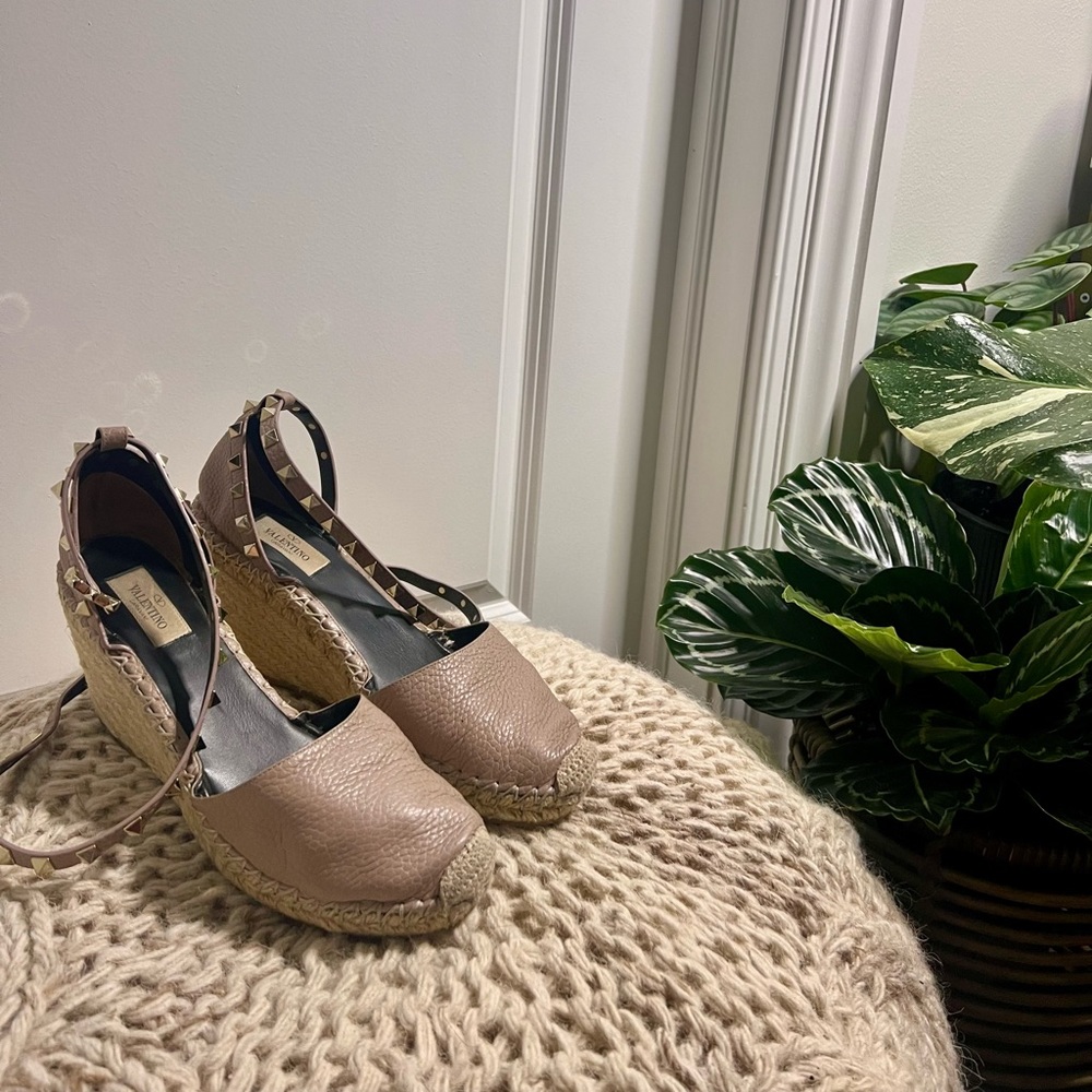 Valentino Garavani Rockstud Espadrilles Wedge Size 39 Early Black Friday Sale!